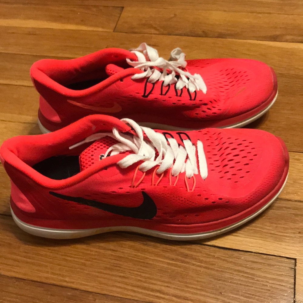 BRIGHT PINK NIKE SHOES